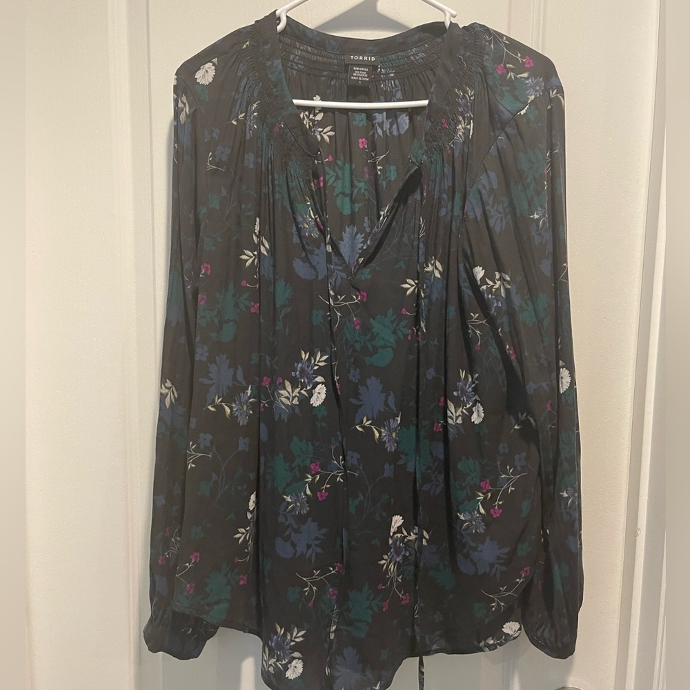 Torrid used rayon top size 1.
